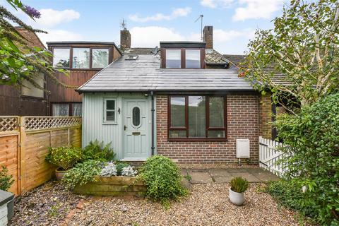 3 bedroom end of terrace house for sale, Churchmead Close, Lavant