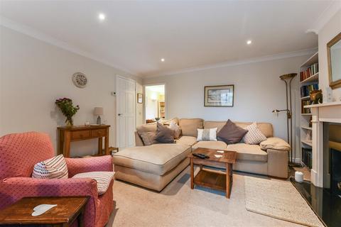 3 bedroom end of terrace house for sale, Churchmead Close, Lavant