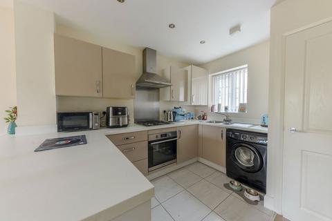 2 bedroom semi-detached house for sale, Poppy Avenue, Oldbury B69