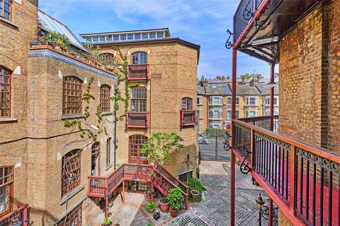 3 bedroom duplex for sale, Mandeville Courtyard, Battersea Park Road, London, SW11