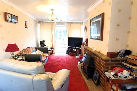 4 bedroom semi-detached house for sale, St Marys Drive, Bedfont