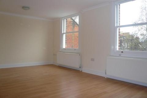 3 bedroom flat to rent, Ravenscourt Avenue Hammersmith W6