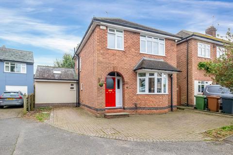 3 bedroom detached house for sale, Delightful Home on The Drive, Melton Mowbray, LE13 0BT