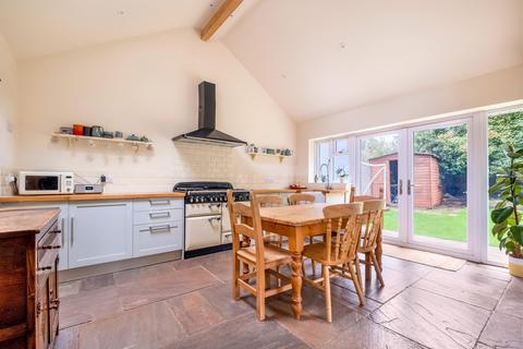 3 bedroom detached house for sale, Delightful Home on The Drive, Melton Mowbray, LE13 0BT