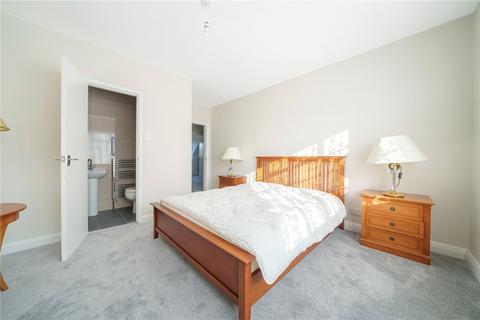 6 Kings Orchard, London, SE9 5TJ