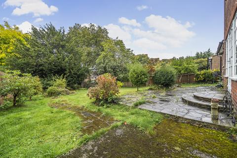 6 Kings Orchard, London, SE9 5TJ