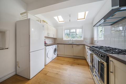 6 Kings Orchard, London, SE9 5TJ