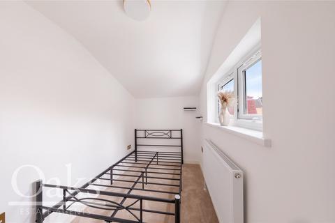 16 Dickensons Lane, London, SE25 5HJ