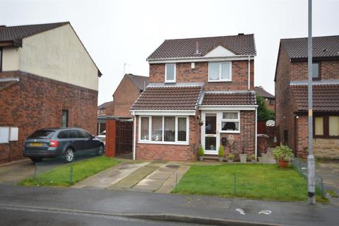 3 bedroom detached house to rent, Fernleigh Court, Wakefield WF2