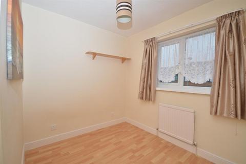 3 bedroom detached house to rent, Fernleigh Court, Wakefield WF2