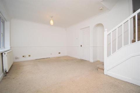 3 bedroom detached house to rent, Fernleigh Court, Wakefield WF2