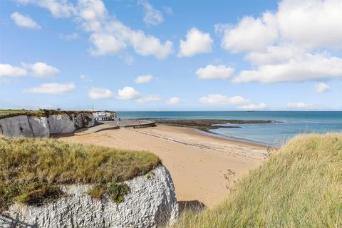 2 bedroom ground floor flat for sale, Beresford Gardens, Cliftonville, Margate, Kent