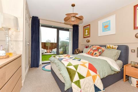 2 bedroom ground floor flat for sale, Beresford Gardens, Cliftonville, Margate, Kent