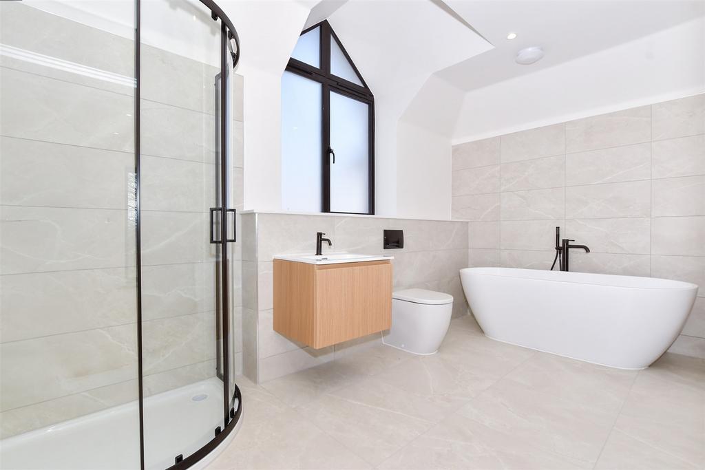 En-Suite Bathroom
