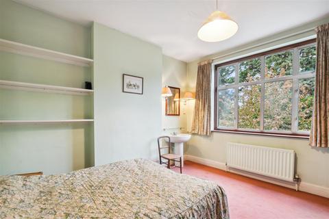 51 Burlington Lane, London, W4 3ET