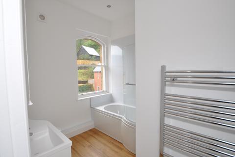 2 bedroom apartment to rent, Magnolia House, 7 Bellmere Gardens, Malvern, Worcestershire, WR14 3HQ