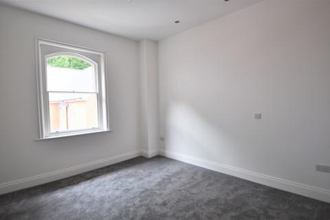 2 bedroom apartment to rent, Magnolia House, 7 Bellmere Gardens, Malvern, Worcestershire, WR14 3HQ