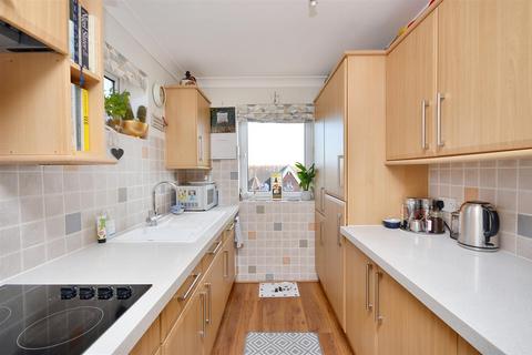 2 bedroom flat for sale, Granville Road, Eastbourne