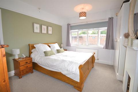 4 bedroom semi-detached house for sale, Prince Of Wales Road, Dorchester