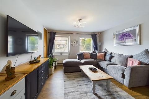 1 bedroom maisonette for sale, Sissinghurst Close, Crawley RH10