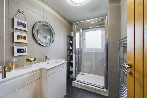 1 bedroom maisonette for sale, Sissinghurst Close, Crawley RH10