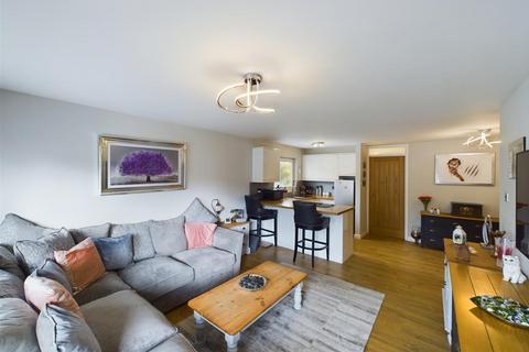1 bedroom maisonette for sale, Sissinghurst Close, Crawley RH10