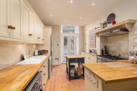 68 Strathearn Road, Edinburgh, EH9 2AF