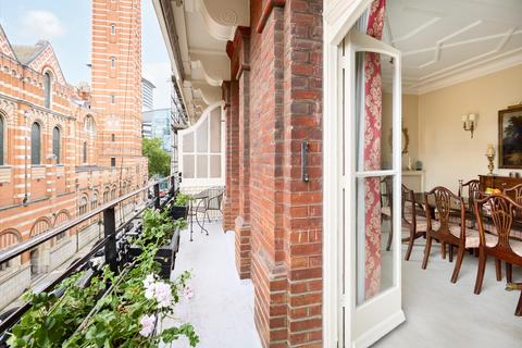 3 bedroom flat for sale, Ambrosden Avenue, London, SW1P