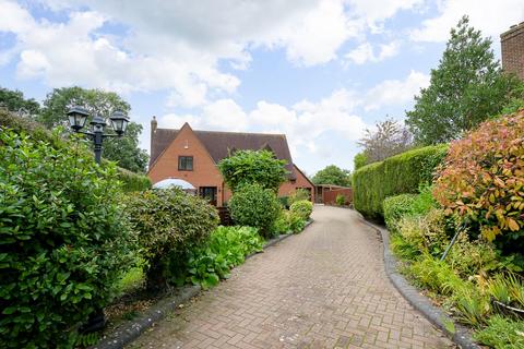 4 bedroom detached house for sale, Cherrydowns, Ross-on-Wye