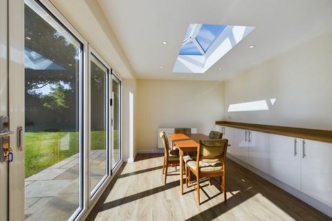 11 Capel Close, Kingsgate, Broadstairs, CT10 3LR