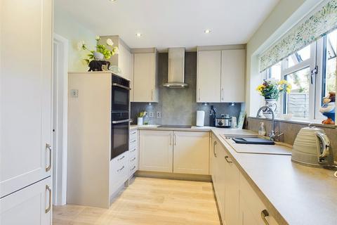 4 bedroom detached house for sale, Tiree Avenue, Worcester, Worcestershire, WR5