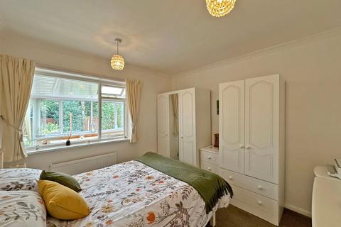 3 Ednam Grove, Wombourne, Wolverhampton, WV5 9AZ
