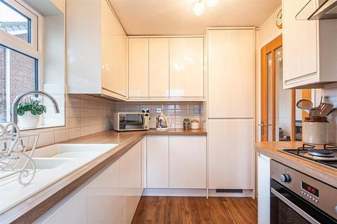52 Wharfedale Drive, Chapeltown, Sheffield, S35 2QL