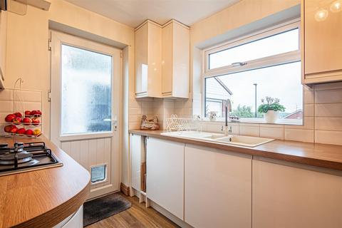 52 Wharfedale Drive, Chapeltown, Sheffield, S35 2QL