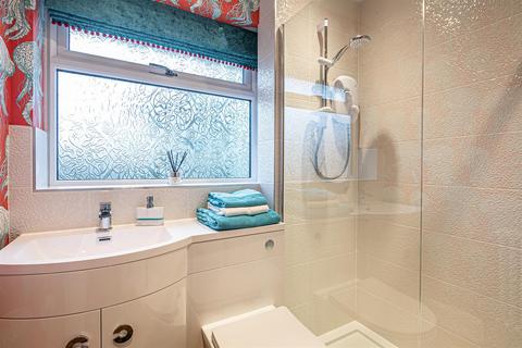 52 Wharfedale Drive, Chapeltown, Sheffield, S35 2QL