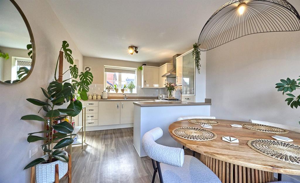 Kitchen Dining Area