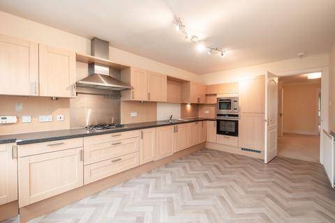 4 bedroom flat for sale, 31/3 Rattray Grove, Greenbank, Edinburgh, EH10