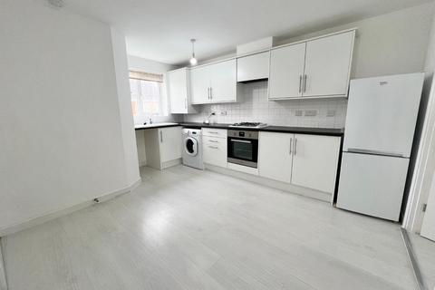 3 bedroom end of terrace house to rent, 68 Dorset CrescentConsett