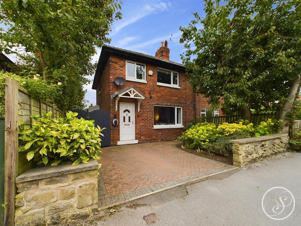 Miles Hill Crescent, Leeds 3 bed terraced house for sale £250,000