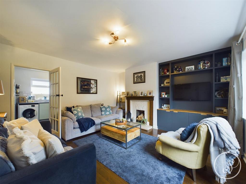 Miles Hill Crescent, Leeds 3 bed terraced house for sale £250,000