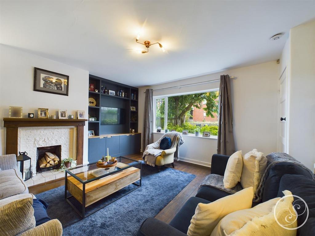 Miles Hill Crescent, Leeds 3 bed terraced house for sale £250,000