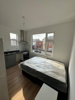 Studio to rent, Foleshill Road, Coventry CV6