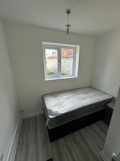 Studio to rent, Foleshill Road, Coventry CV6