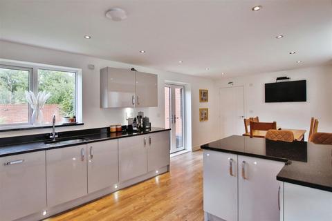 4 bedroom detached house for sale, Redpoll Way, Whiteley