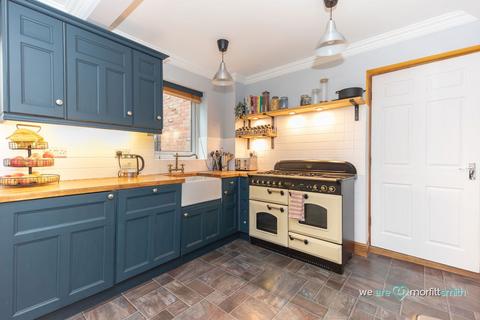2 Wade Meadow, Sheffield, S6 4DE