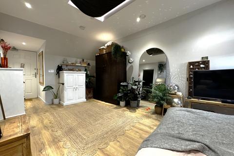 undefined, Tunbridge Wells  TN1