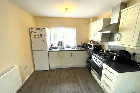 1 bedroom flat to rent, Lysaght Avenue, Newport,