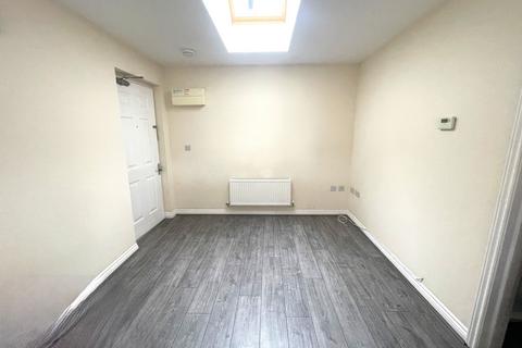 1 bedroom flat to rent, Lysaght Avenue, Newport,