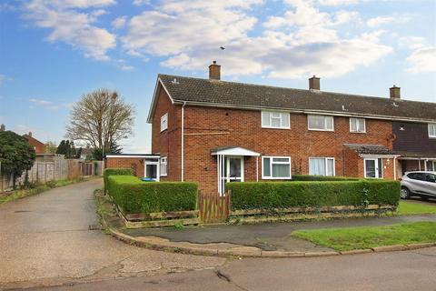 3 bedroom end of terrace house for sale, Lay Road, Aylesbury