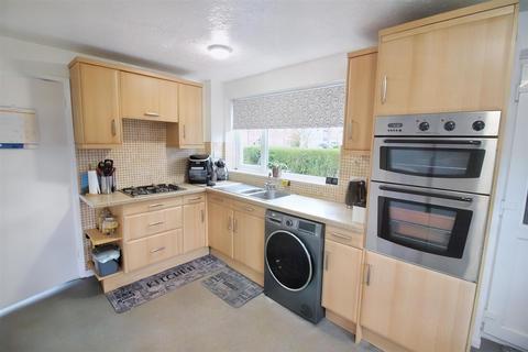 3 bedroom end of terrace house for sale, Lay Road, Aylesbury